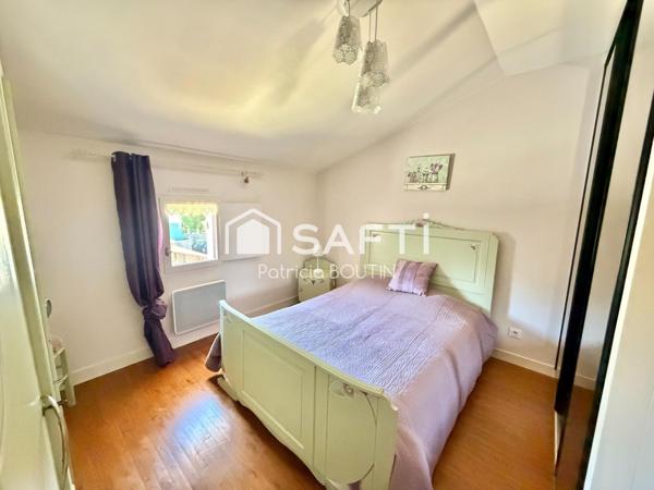 MAISON EN PIERRE 5 CHAMBRES + STUDIO ATTENANT ET PISCINE AVEC JARDIN A LEZAY