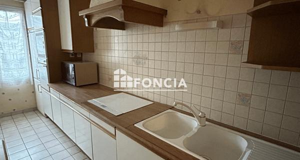 Location Appartement 3 pièces 74.8 m² - Melun 77000