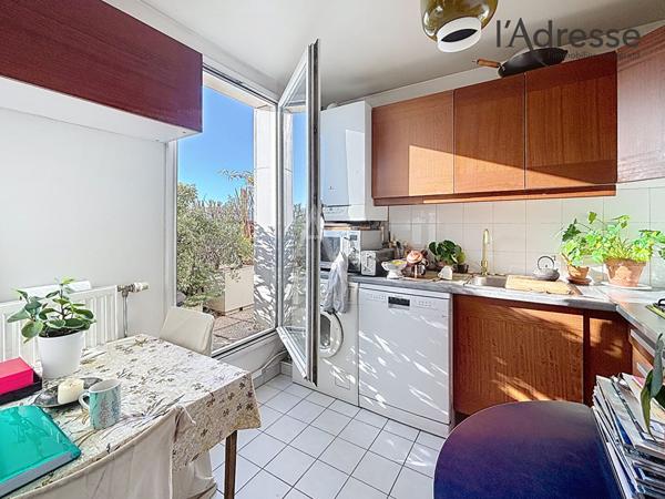 Appartement 4 pièces de 86m² avec TERRASSE et balcon - Cave et parking