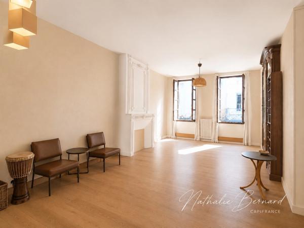 Immeuble mixte avec local commercial et habitation – Centre-ville de Villeneuve-sur-Lot