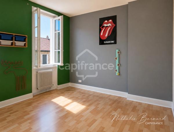 Immeuble mixte avec local commercial et habitation – Centre-ville de Villeneuve-sur-Lot