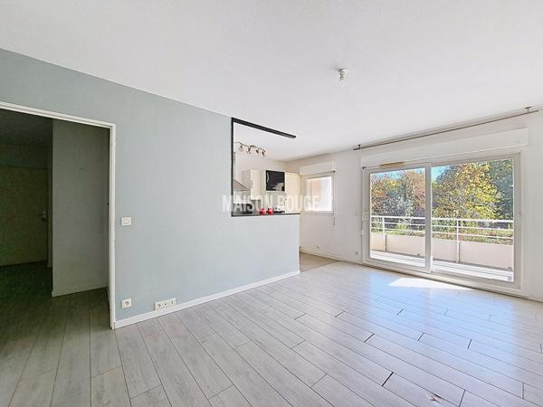 AURAY Appartement 3 pièces d'env. 64 m2 2 parkings 1 cave