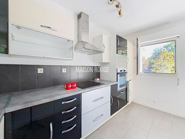 AURAY Appartement 3 pièces d'env. 64 m2 2 parkings 1 cave