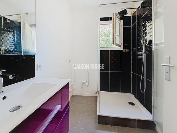 AURAY Appartement 3 pièces d'env. 64 m2 2 parkings 1 cave