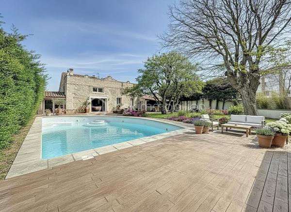 Maison en pierre de 260 m²