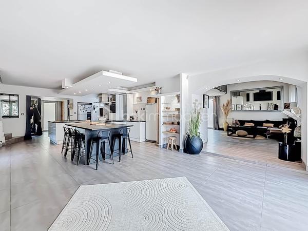 Maison en pierre de 260 m²