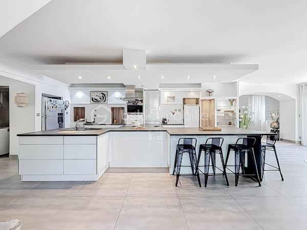 Maison en pierre de 260 m²