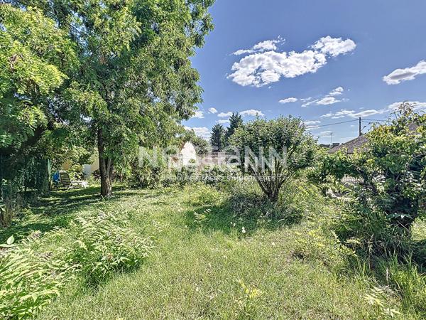 A vendre Dreux Maison individuelle avec charme, 6 pièces 4 chambres, dépendance, jardin, parking, au calme proche commerces écoles