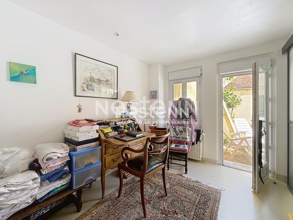 A vendre Dreux Maison individuelle avec charme, 6 pièces 4 chambres, dépendance, jardin, parking, au calme proche commerces écoles