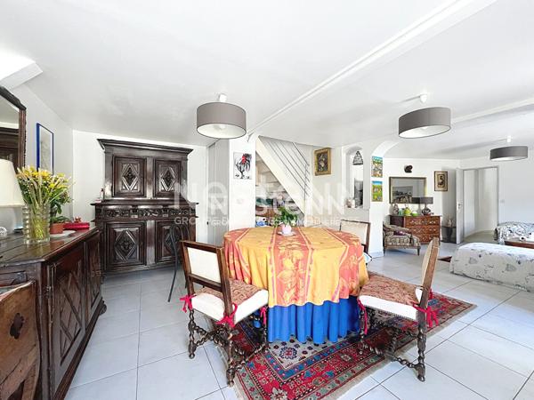 A vendre Dreux Maison individuelle avec charme, 6 pièces 4 chambres, dépendance, jardin, parking, au calme proche commerces écoles