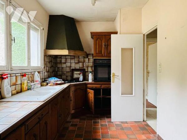 A vendre, dans le centre de Cerisy-la-Forêt, à proximité des commerces, écoles et à seulement q...