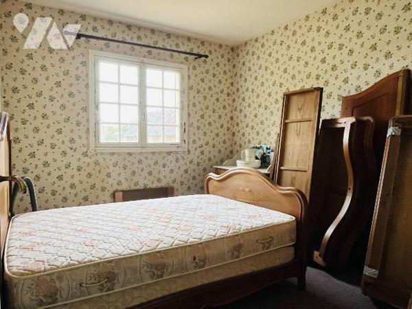 A vendre, dans le centre de Cerisy-la-Forêt, à proximité des commerces, écoles et à seulement q...