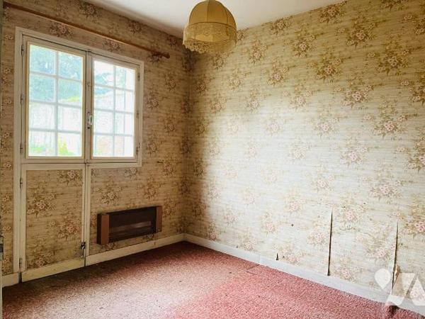 A vendre, dans le centre de Cerisy-la-Forêt, à proximité des commerces, écoles et à seulement q...