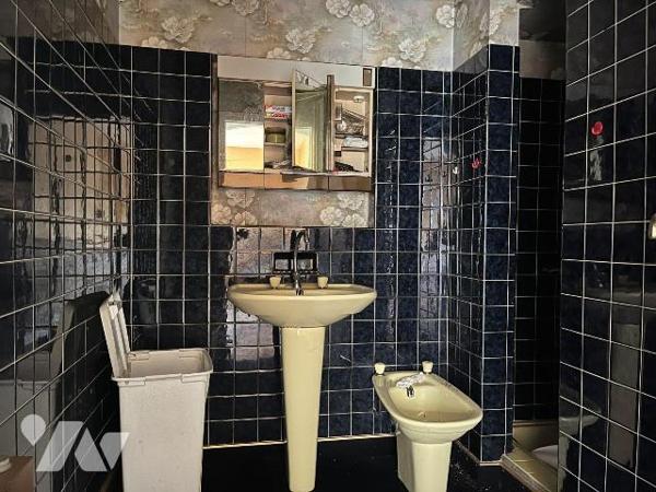 A vendre, dans le centre de Cerisy-la-Forêt, à proximité des commerces, écoles et à seulement q...