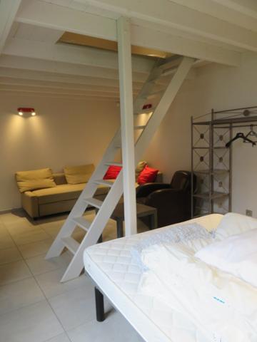 Maison avec beau volume de 142.02 m² et studio