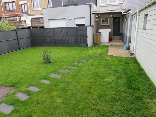 Maison avec beau volume de 142.02 m² et studio