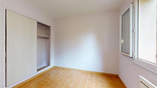 Maison 102 m² sans vis-à-vis sur 1 380 m² de terrain plat