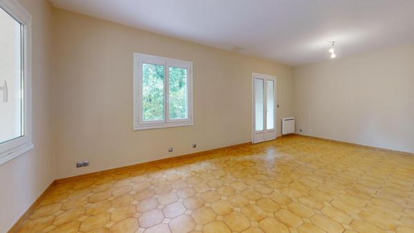 Maison 102 m² sans vis-à-vis sur 1 380 m² de terrain plat