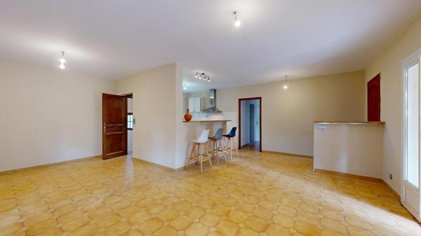 Maison 102 m² sans vis-à-vis sur 1 380 m² de terrain plat