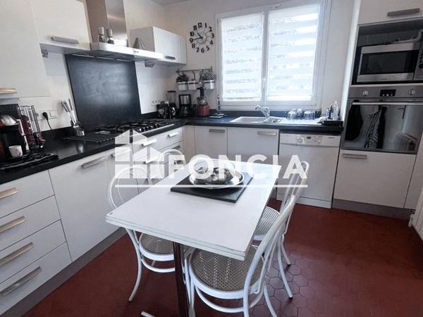 À vendre Maison 6 pièces 110 m² - Magny-les-hameaux 78114