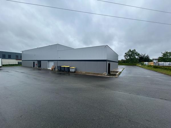 A LOUER - LAVAL - AXE PASSANT - LOCAL COMMERCIAL , Laval A LOUER - LAVAL - AXE PASSANT - LOCAL COMMERCIAL , Laval