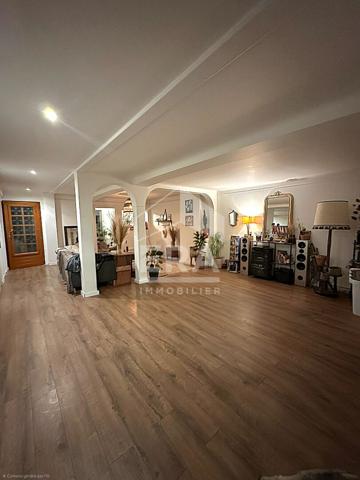 Maison Montpon Menesterol 9 pièce(s) 181,71 m2