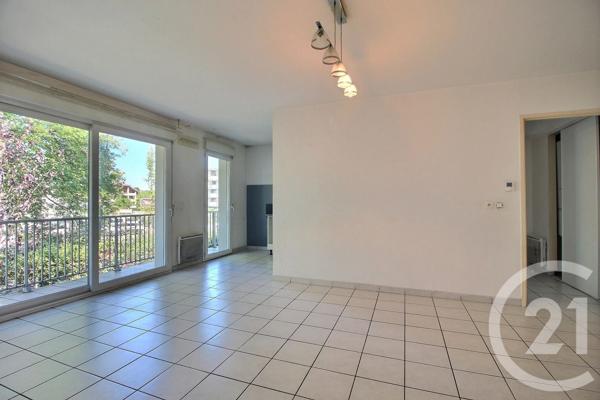 Appartement T3 à vendre  3 pièces - 69,60 m 2   THONON LES BAINS  - 74