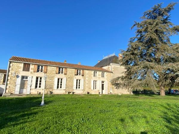 Propriété de caractère de 300 m² isolée de voisins