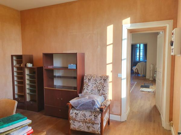 Propriété de caractère de 300 m² isolée de voisins