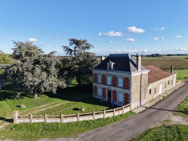 Propriété de caractère de 300 m² isolée de voisins