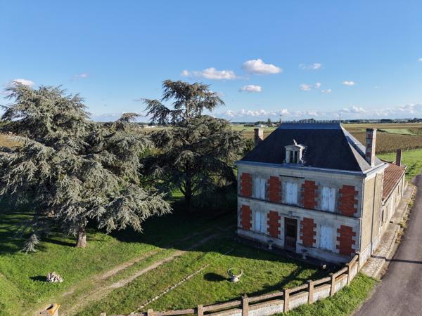 Propriété de caractère de 300 m² isolée de voisins
