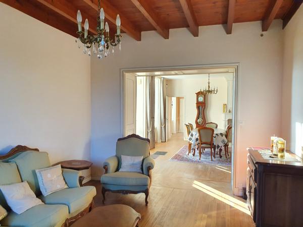 Propriété de caractère de 300 m² isolée de voisins