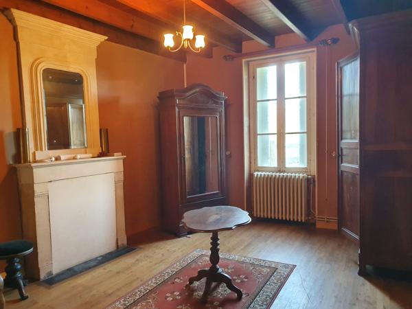 Propriété de caractère de 300 m² isolée de voisins