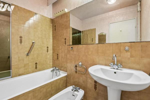 PARIS XVIIIe - Appartement 2 pièces - Secteur Clignancourt