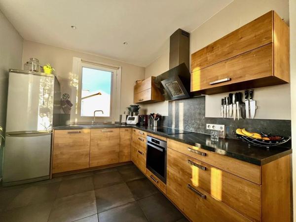 ROANNE (42)Maison de 152m², terrain de 638m², 6 pièces dont 3 chambres