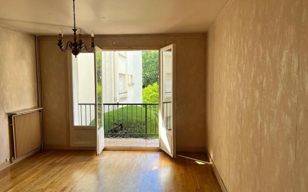 Appartement à vendre    3 pièces •  Le Raincy