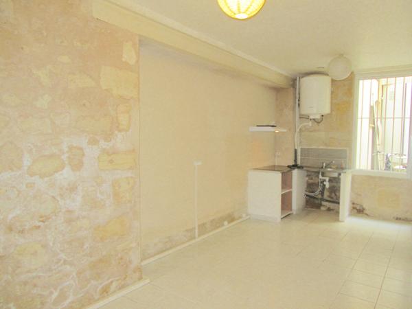 A VENDRE APPARTEMENT DE TYPE 2 LOUE - SECTEUR BORDEAUX VICTOIRE / CAPUCINS , Bordeaux A VENDRE APPARTEMENT DE TYPE 2 LOUE - SECTEUR BORDEAUX VICTOIRE / CAPUCINS , Bordeaux
