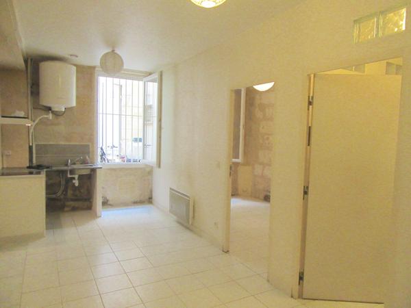 A VENDRE APPARTEMENT DE TYPE 2 LOUE - SECTEUR BORDEAUX VICTOIRE / CAPUCINS , Bordeaux A VENDRE APPARTEMENT DE TYPE 2 LOUE - SECTEUR BORDEAUX VICTOIRE / CAPUCINS , Bordeaux