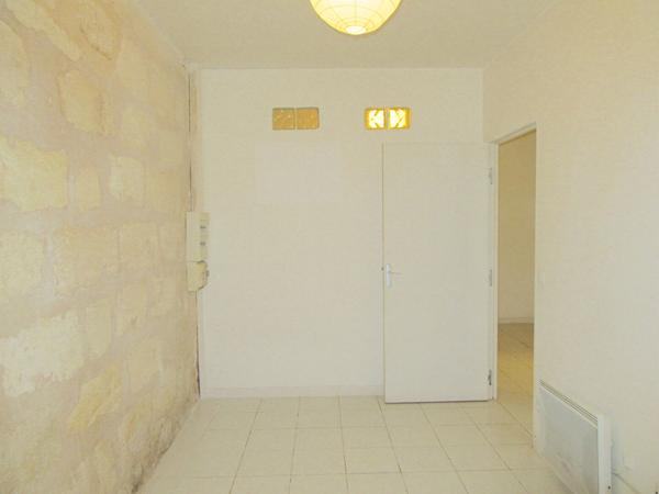 A VENDRE APPARTEMENT DE TYPE 2 LOUE - SECTEUR BORDEAUX VICTOIRE / CAPUCINS , Bordeaux A VENDRE APPARTEMENT DE TYPE 2 LOUE - SECTEUR BORDEAUX VICTOIRE / CAPUCINS , Bordeaux