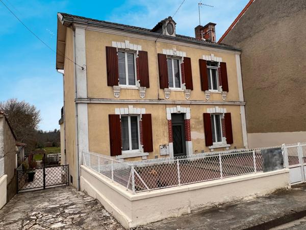 Maison de village du 19ème proche de toutes commodités