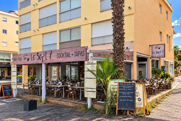 GRUISSAN PORT – FONDS DE COMMERCE RESTAURANT – EMPLACEMENT N°1 – LICENCE IV – BELLE TERRASSE