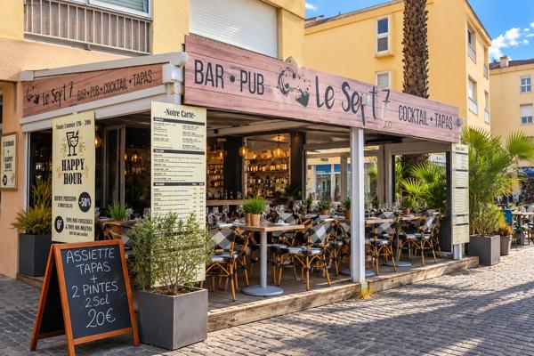 GRUISSAN PORT – FONDS DE COMMERCE RESTAURANT – EMPLACEMENT N°1 – LICENCE IV – BELLE TERRASSE