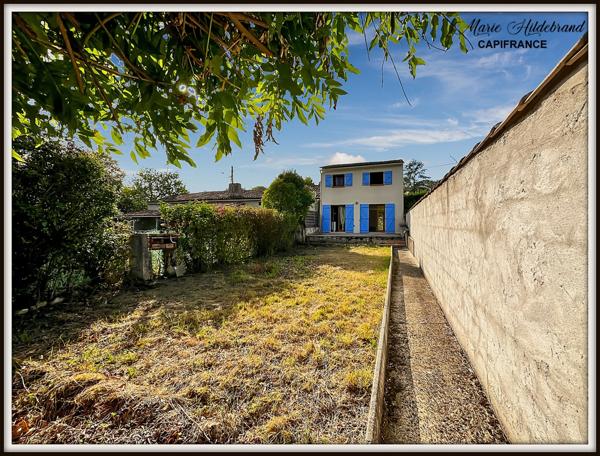 Maison avec jardin SANS VIS-À-VIS – centre village – 2 ch + bureau