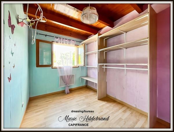 Maison avec jardin SANS VIS-À-VIS – centre village – 2 ch + bureau