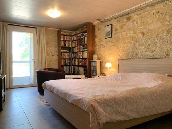 Propriété 238 m2, studio séparé, Piscine chauffée