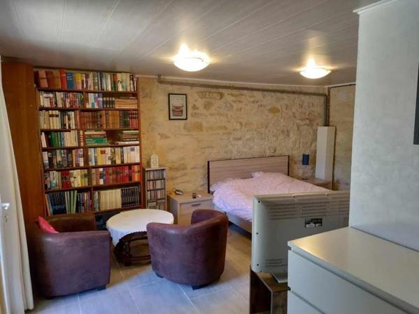 Propriété 238 m2, studio séparé, Piscine chauffée