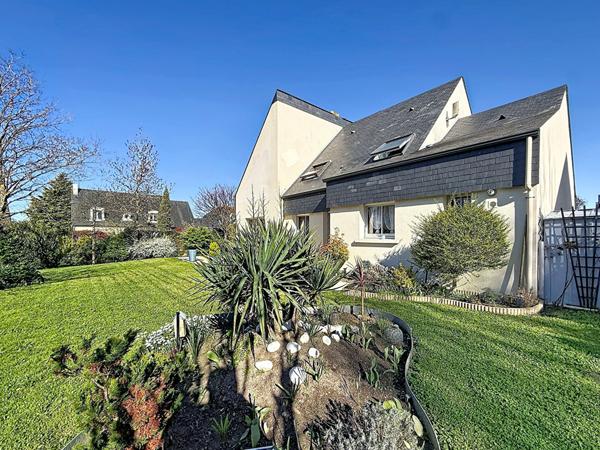 Belle maison d'architecte à vendre à 2min d'Angers Les Justices - Vie de plain-pied et jardin paysagé