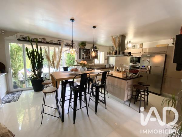 Maison à vendre 6 pièces 130 m² Saint-Fargeau-Ponthierry