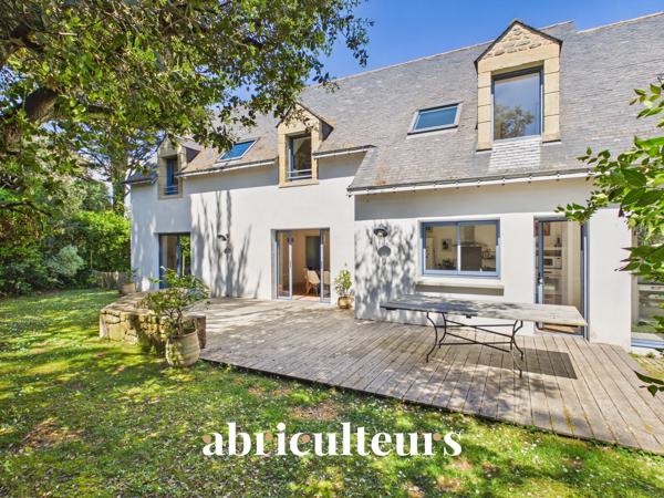 Belle maison familiale contemporaine à 600 m de la plage de 197 m² en vente à Carnac (56340)