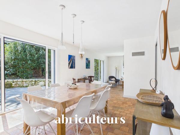 Belle maison familiale contemporaine à 600 m de la plage de 197 m² en vente à Carnac (56340)